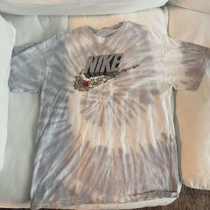 Nike mens Tie-Dye T-Shirt - Gray size medium